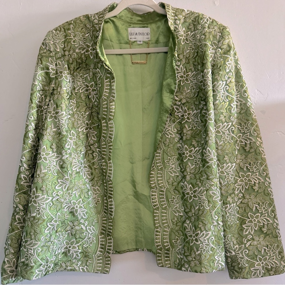 Lily & Taylor Woman’s Green Floral Metallic Jacket Blazer Sz 20